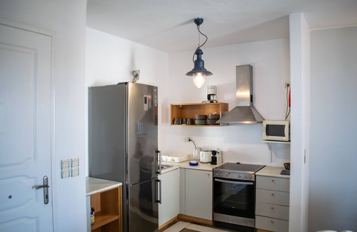 Nea Cryssi Akti Villa | Villa 110 m2 in Agia Irini, walking distance to beach with pool access, 7 guests