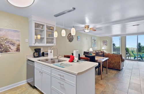 Jekyll Island Condo | Villa 131 - Almost Afloat