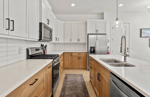 St. George House | Villa #15 at Bloomington Country Club: Pool, Golf, Restaurant