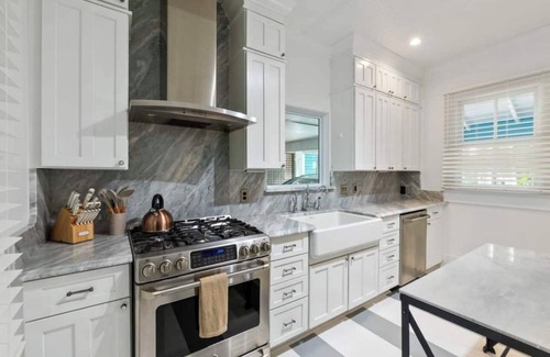 Downtown Historic District House | Villa 1898 “Ghost” Luxe Home- Hidden Gem in the heart of the “Oldest City”