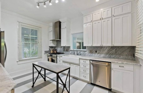 Downtown Historic District House | Villa 1898 “Ghost” Luxe Home- Hidden Gem in the heart of the “Oldest City”