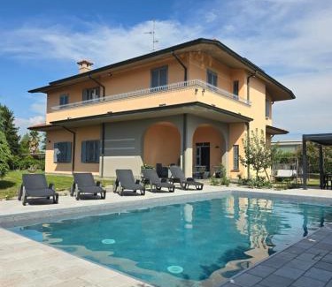 Cassano d'Adda Apartment | Villa 2