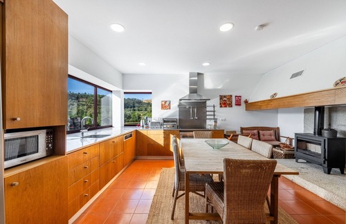 Fornelos Villa | Villa 241 Luxurious Villa w/Pool and Tennis Court