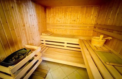Saint-Die Villa | Villa 250m2 avec PISCINE chauffée & SPA & kota-grill & sauna