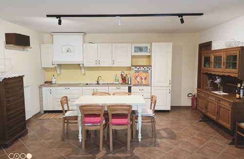 Moscufo Bed & Breakfast | Villa 3 bedrooms two bathrooms large living room with Full-optional kitchen and BBQ