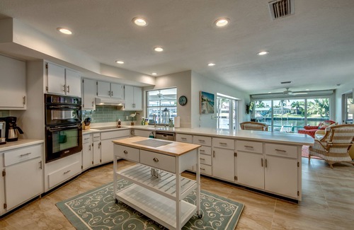Caloosahatchee House | Villa 3 Pool, Tiki Hut, Sunsets! 157 reviews.