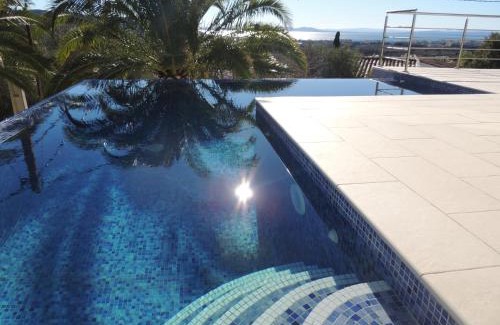 El Mas Fumats Villa | VILLA 3 REYES