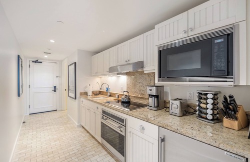 Kahuku Apartment | Villa 302: Fall REDUCED 50%! King bed! Penthouse Lvl Ocean View Turtle Bay