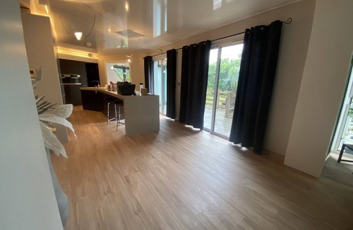 Saint-Renan Villa | Villa 350m2 Piscine Intérieure Chauffée, Spa, Fitness, 10min mer