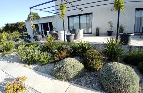 Arles Villa | villa 4 étoiles avec piscine et pool house
