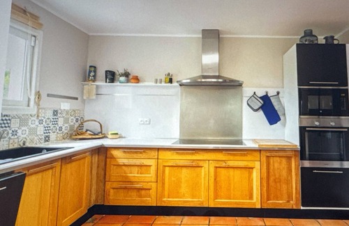 Saint-Denis Villa | VILLA 4* AIR-CONDITIONED SWIMMING POOL SPA TERRACES PARK WIFI - 8 PEOPLE