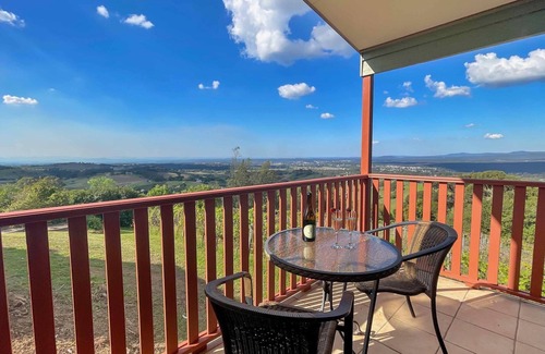 Mount View Villa | Villa 5 @ Bimbadeen Estate - Spa studio for 2 - Enjoy the best views in the valley