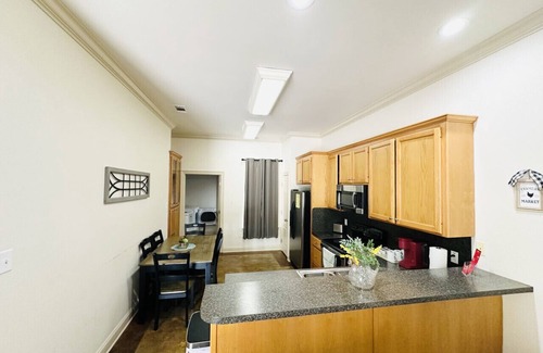 Pine Grove Apartment | Villa 5, spacious townhouse in Tickfaw, LA