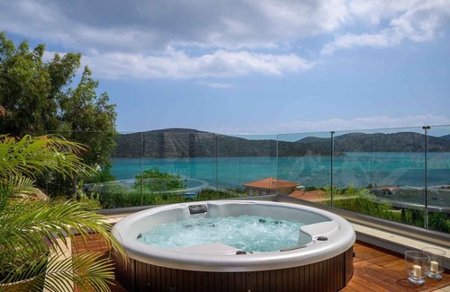 Elounda Villa | Villa ∙ 6 bedrooms ∙ 12 guests