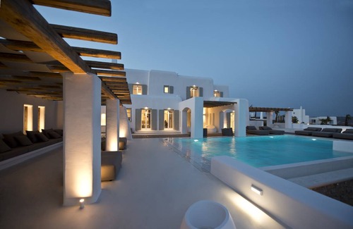 Tourlos Villa | Villa ∙ 7 bedrooms ∙ 14 guests