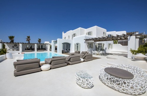 Tourlos Villa | Villa ∙ 7 bedrooms ∙ 14 guests