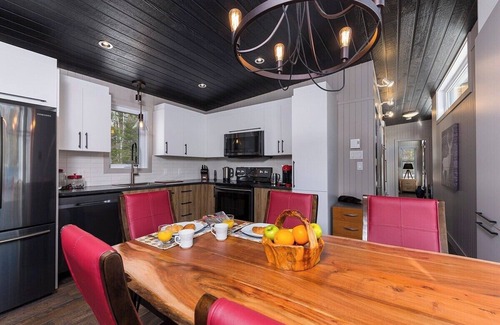 Baie-St-Paul Ski Chalet | Villa 7: Trails, Spa & Tranquility in Nature
