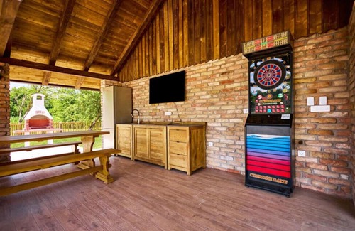 Sisak Villa | Villa 77 by Villas Guide