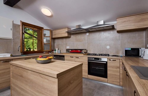 Sisak Villa | Villa 77 by Villas Guide