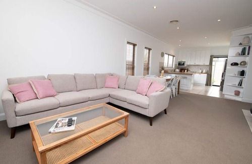 Glenroi Villa | Villa 88 - Stylish, Modern, Fresh & Light