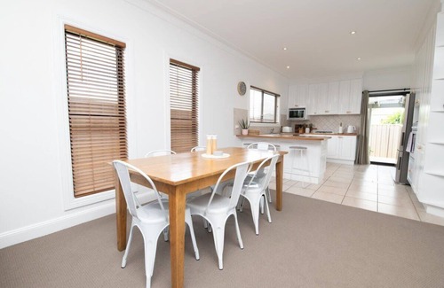 Glenroi Villa | Villa 88 - Stylish, Modern, Fresh & Light