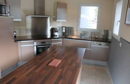 Saint-Cyprien Plage Villa | VILLA 9 pers 500 m from the SEA - HEATED SWIMMING POOL - Teck Terrace - QUIET AREA