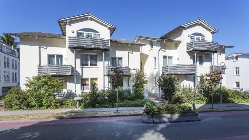 Binz Apartment | Villa a cappella by Altmann