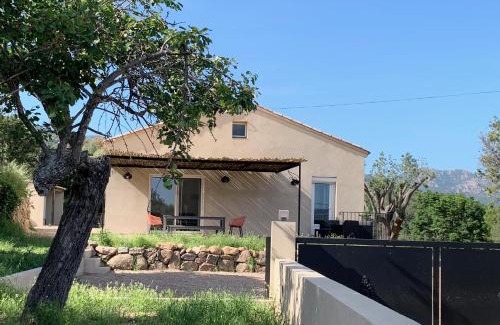 Mucchitone Villa | Villa "A Fica Indiana" avec piscine chauffée, cuisine d'été et jardin privatif