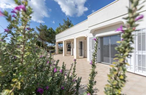 Torre San Giovanni Villa | villa Alba chiara sul mare