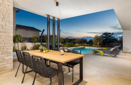 Kontesici Villa | Villa Abarica
