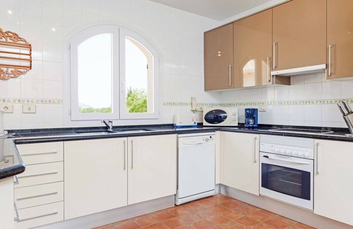 El Beal Villa | Villa Acomari 19 - Five Bedroom Villa, Sleeps 10