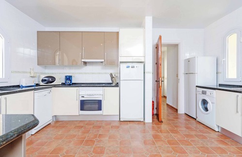 El Beal Villa | Villa Acomari 19 - Five Bedroom Villa, Sleeps 10