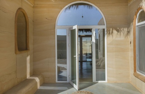 Sde Boker Villa | Villa Adama- Hand Crafted Rammed Earth Villa in Zin Desert