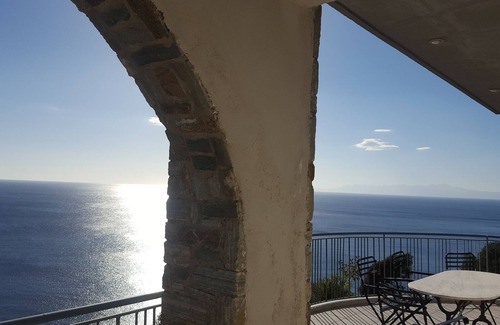Kymi-Aliveri House | Villa Aegean Balcony