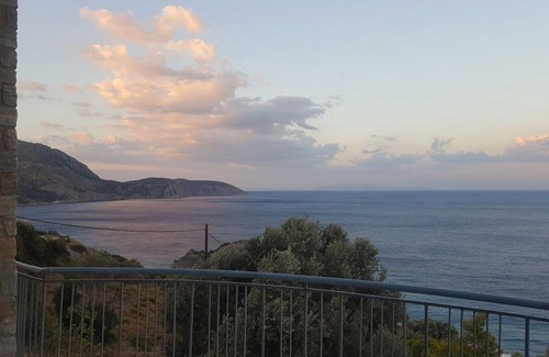 Kymi-Aliveri House | Villa Aegean Balcony