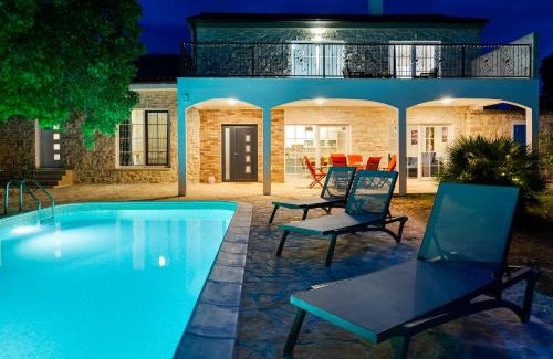 Rastevic Villa | Villa Agape - heated pool