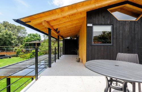 Valle de Bravo Villa | Villa Ahó, Bungalow with private terrace and panoramic views