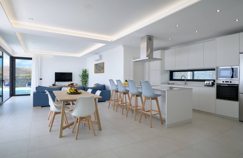 Conil Villa | Villa Ainara, Conil village with swimming pool