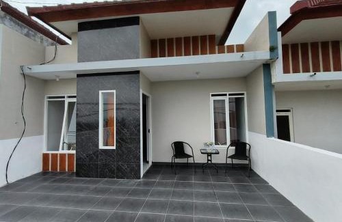 Dinoyo Villa | Villa Aisyahh