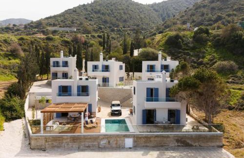 Pachyammos Villa | Villa Akroyiali - Seafront Serenity with Shared Pool