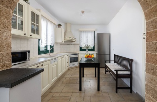 Gennadi Villa | Villa Akti - Sea Garden