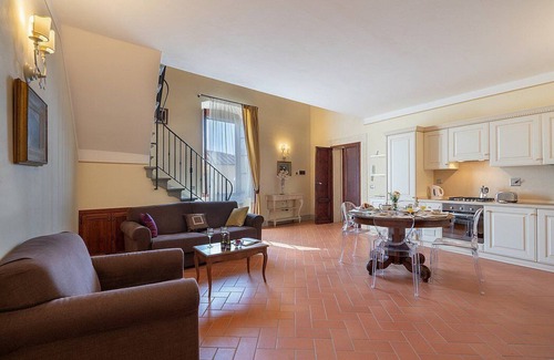 Ronta Villa | Villa Aldina: A spacious and welcoming villa in a history-rich eighteenth-century estate, with Free WI-FI.