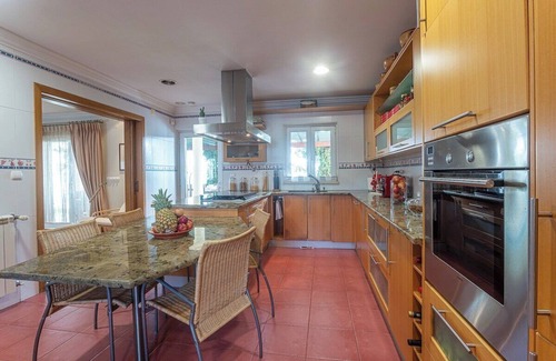Seixal Villa | Villa Alegre - Lovely Holiday Villa with Private Pool in Sesimbra