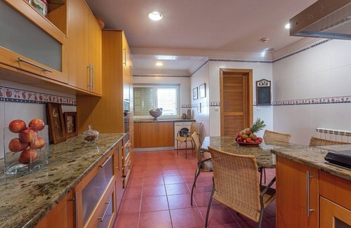 Seixal Villa | Villa Alegre - Lovely Holiday Villa with Private Pool in Sesimbra