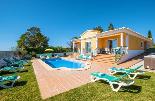 Olhos D'Agua Villa | Villa Alegria by Algarve Vacation