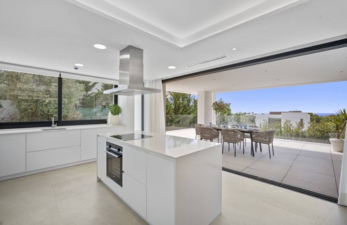 New Golden Mile Villa | Villa Alejandra