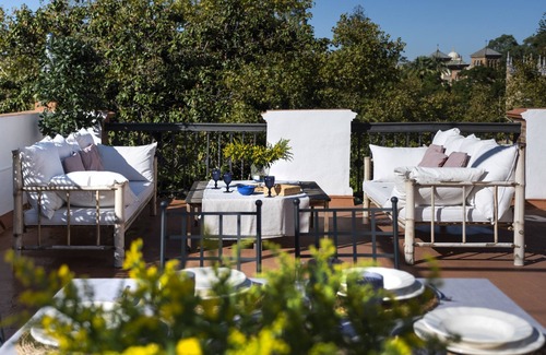 Sur Ski Chalet | Villa Alfonso, Luxurious restored palace house next to Plaza de España.
