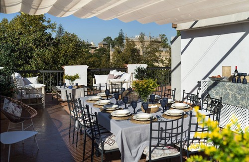 Sur Ski Chalet | Villa Alfonso, Luxurious restored palace house next to Plaza de España.