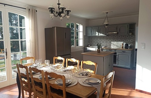 La Garnache Villa | Villa 'Alice 8 Pers Avec Piscine' with Private Pool, Private Terrace and Wi-Fi
