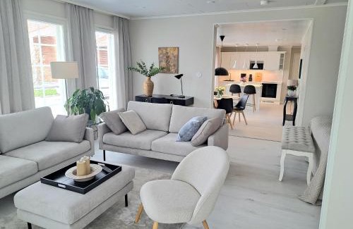Kokkola Villa | Villa Alicia, oma 85 m2 talo, ilmastointi